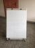 Kvalitetna "bela tabla" (white board) za pisanje i brisanje. 